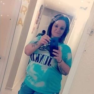 Meet your Posher, Lara